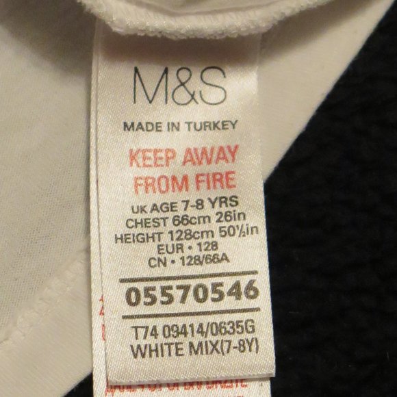 MARKS & SPENCER 🇬🇧 - 7-8 years Sequin T-shirt - Picture 3 of 5